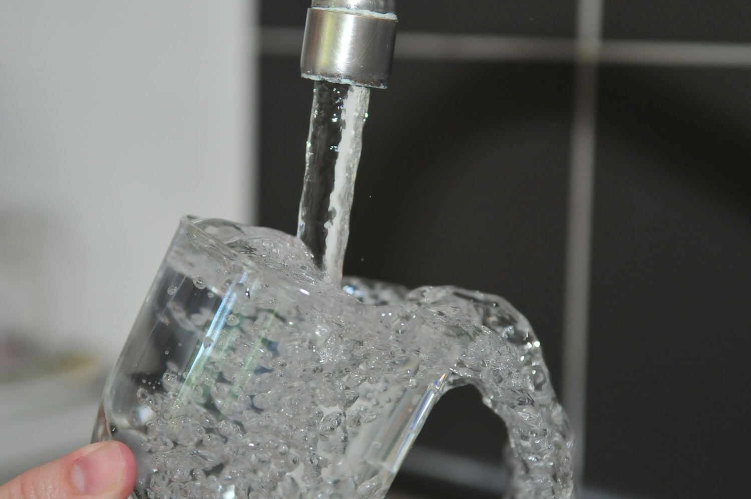 drinking water directly from the faucet with water filtration system