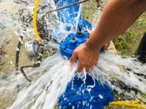 maintenance a pressure reducing valve in the water treatment plant of thailand. water pressure control valve.